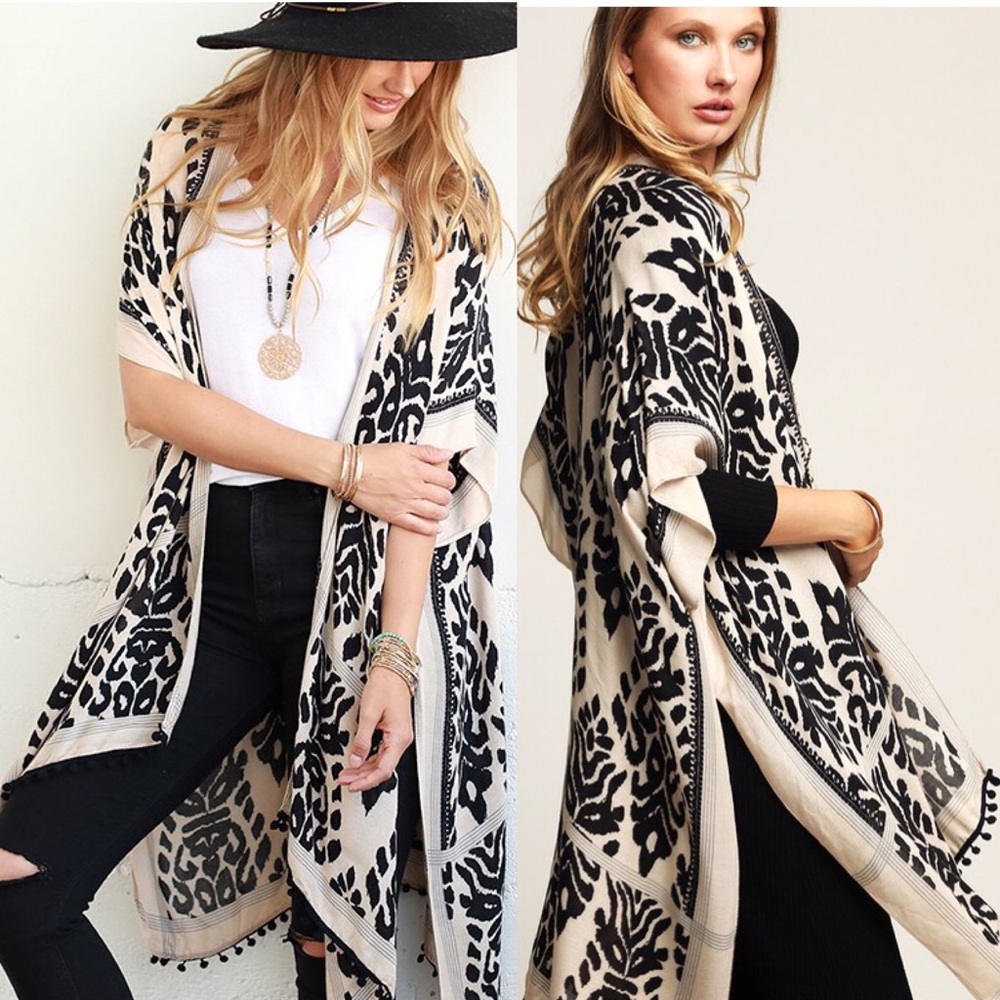 Boho chic printed kimono with mini pom pom trim - Picture 4 of 8